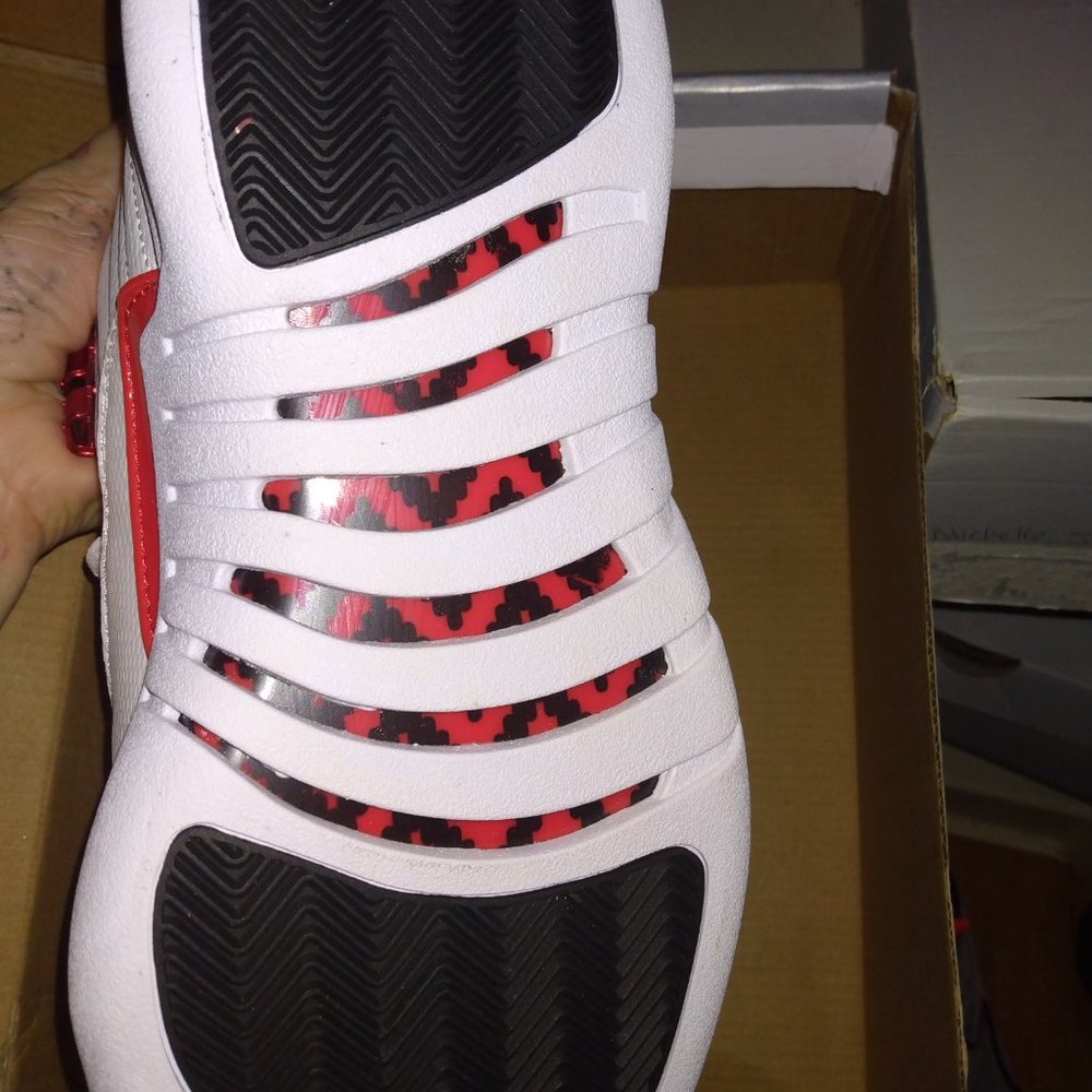 Jordan 12 - Picture 2 of 3